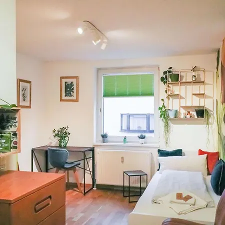 Urban Jungle Designer Apartment *